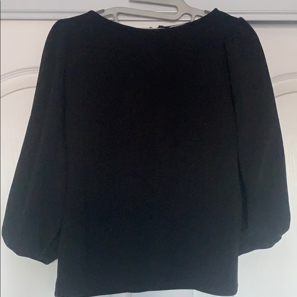 Black top - Picture 1 of 2